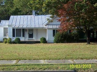 405 W Railroad St, La Grange, NC 28551