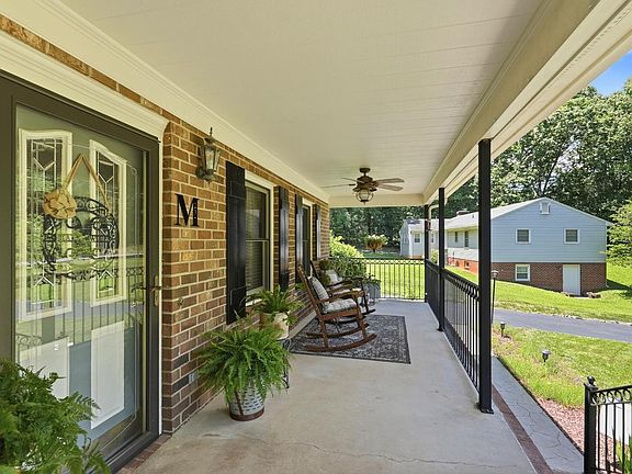 2nd image of 237 Dianne Dr