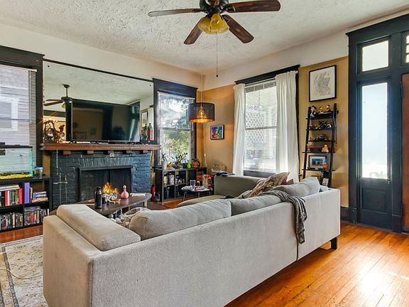 3rd image of 2527 Oak St #1