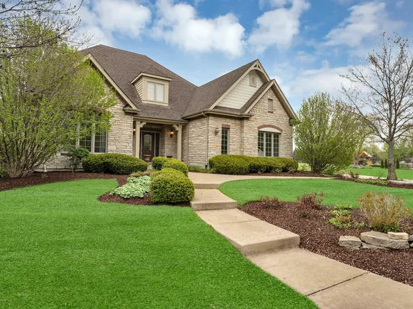 2559 Bird Ln, Batavia, IL 60510