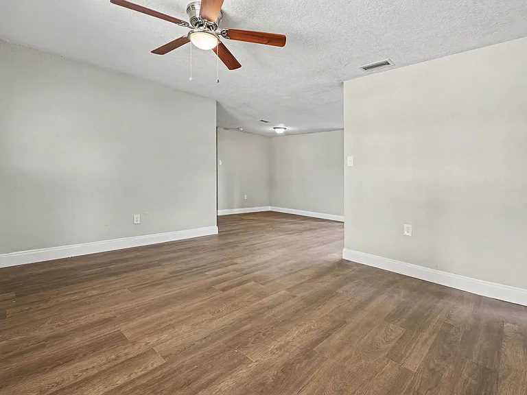 5105 N Rohn Ave #5105 — Photo 1