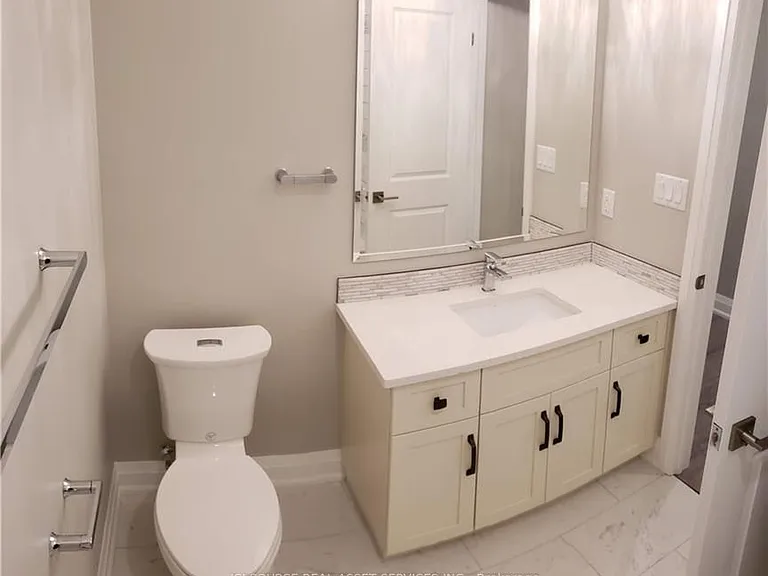 361 Westvale Dr #LOWER — Photo 8