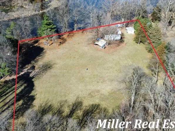 5847 W Irving Rd, Hastings, MI 49058