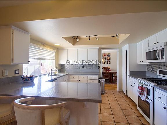 5th image of 1511 Sandra Dr