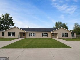 302 Hawaii Ave