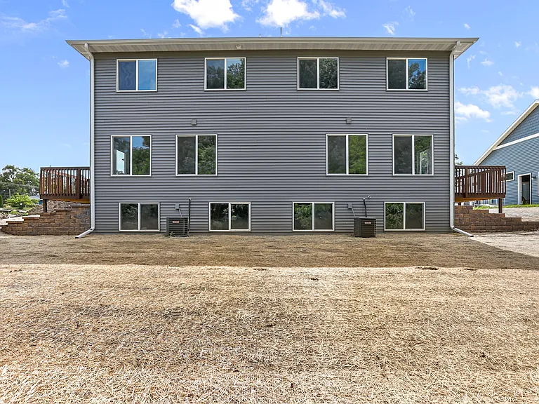 Chalet Dr — Photo 30