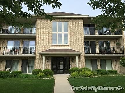 Front : Top right balcony