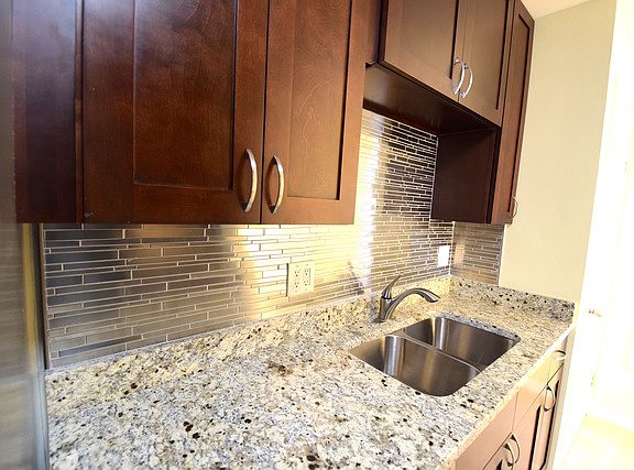 4th image of 229 Pinewood Ln #229