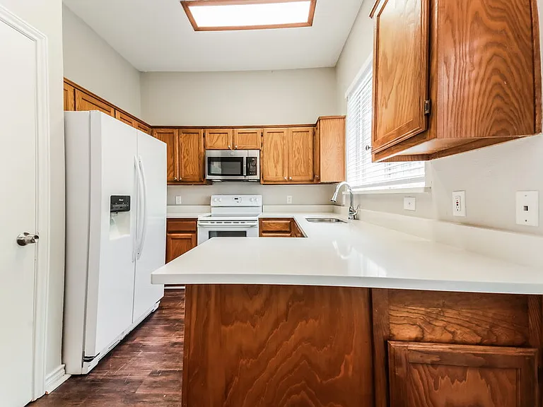 2115 Lattimore St — Photo 7