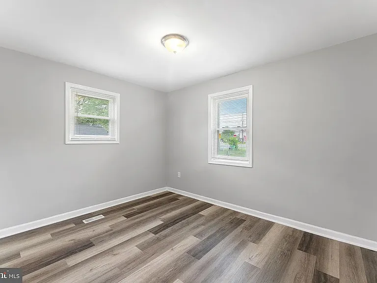 2711 Edfeldt Dr — Photo 5