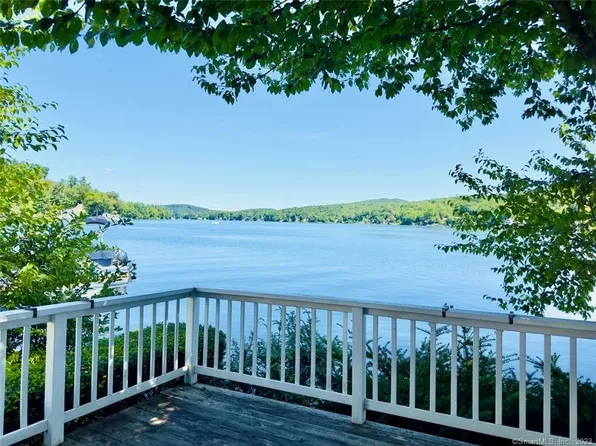 862 West Wakefield Boulevard, Winchester, CT 06098