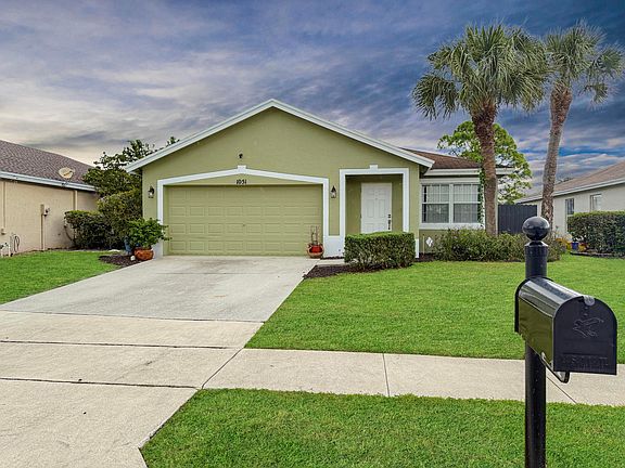 2nd image of 1051 Park Hill Drive