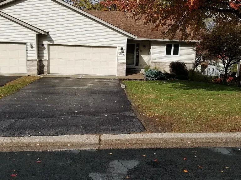 2043 Vienna Ln — Photo 1