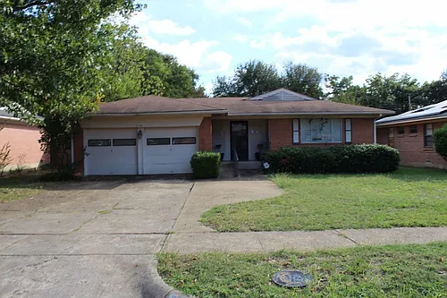 2346 Hillsboro Ave Photo 1