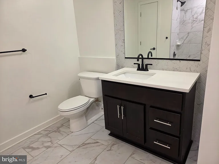102 Hanover St #208 — Photo 18