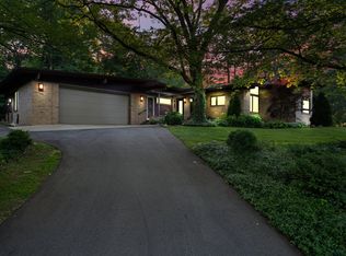 614 Riverview Dr, Ann Arbor, MI 48104