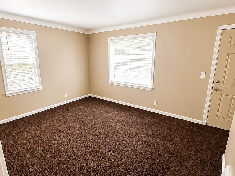 26115 Princeton St — Photo 4