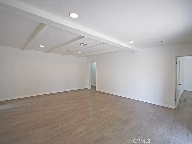 10622 Zelzah Ave — Photo 15