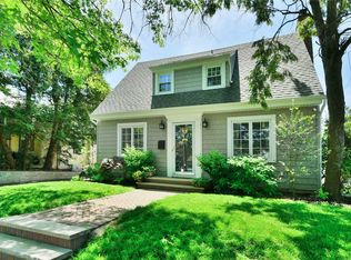 10 Superior Rd, Floral Park, NY 11001