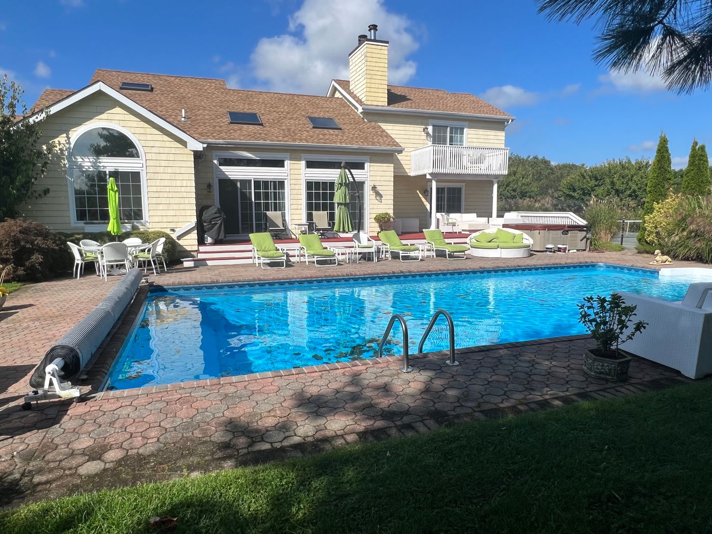  Sparkling pool on an expansive property