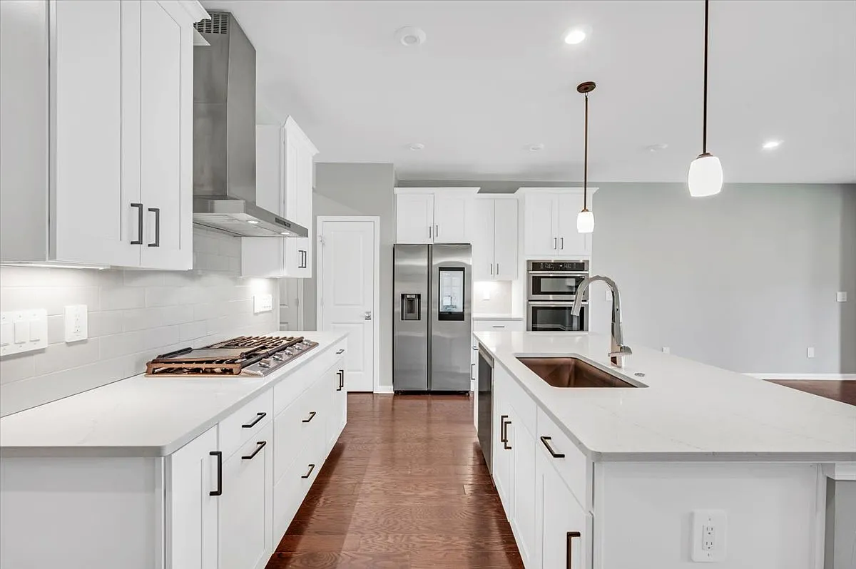 3 bed, 2058 sqft, $3,050 — Photo 4