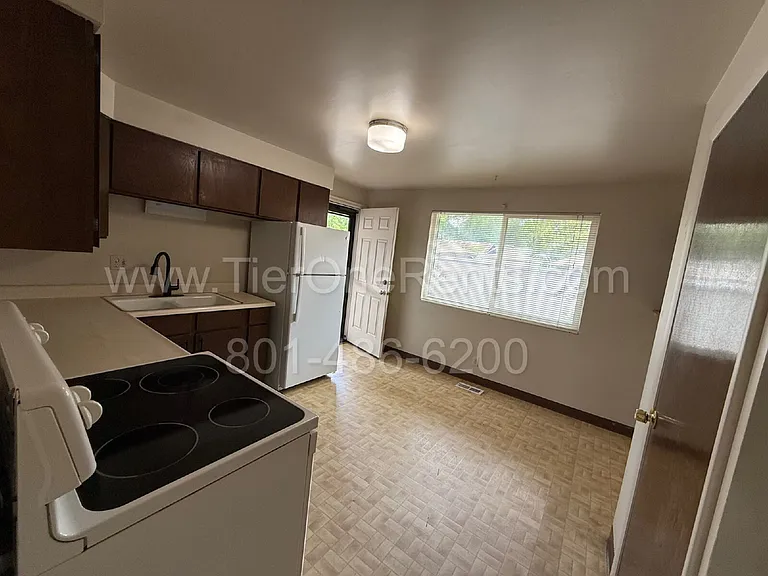 2936 S Adams St — Photo 3