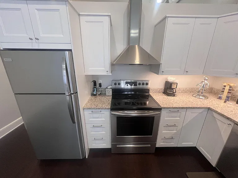 715 N Milwaukee St #302 — Photo 8