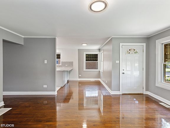 3rd image of 14229 Avalon Ave