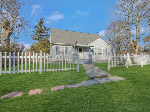 20 Dale Avenue, Flanders, NY 11901