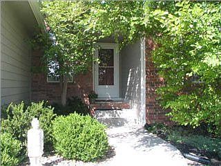 3rd image of 212 W Sienna Dr
