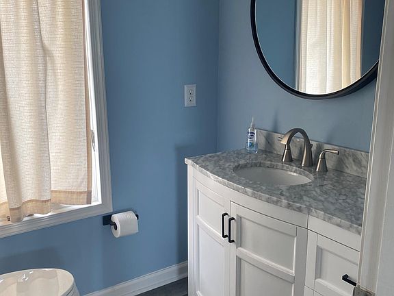 5th image of 1944 E Ocean View Ave #D