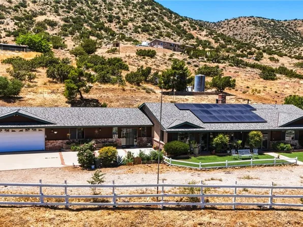 1661 Twin Butte Rd, Palmdale, CA 93551