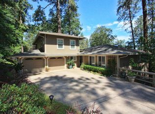 1271 Scenic Pine Dr, Auburn, CA 95602
