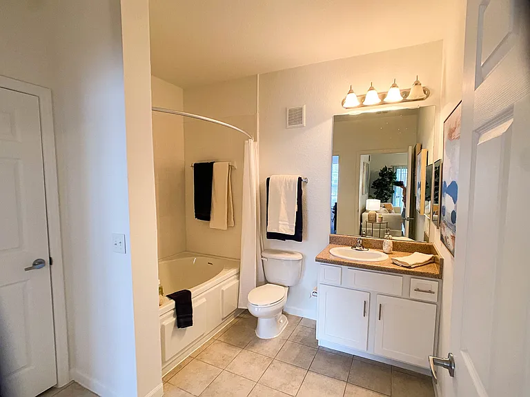 Oakleaf Village Apartments — Photo 27