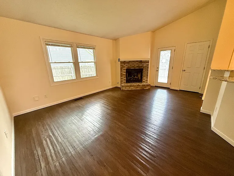 10029 Village Tree Ct — Photo 10