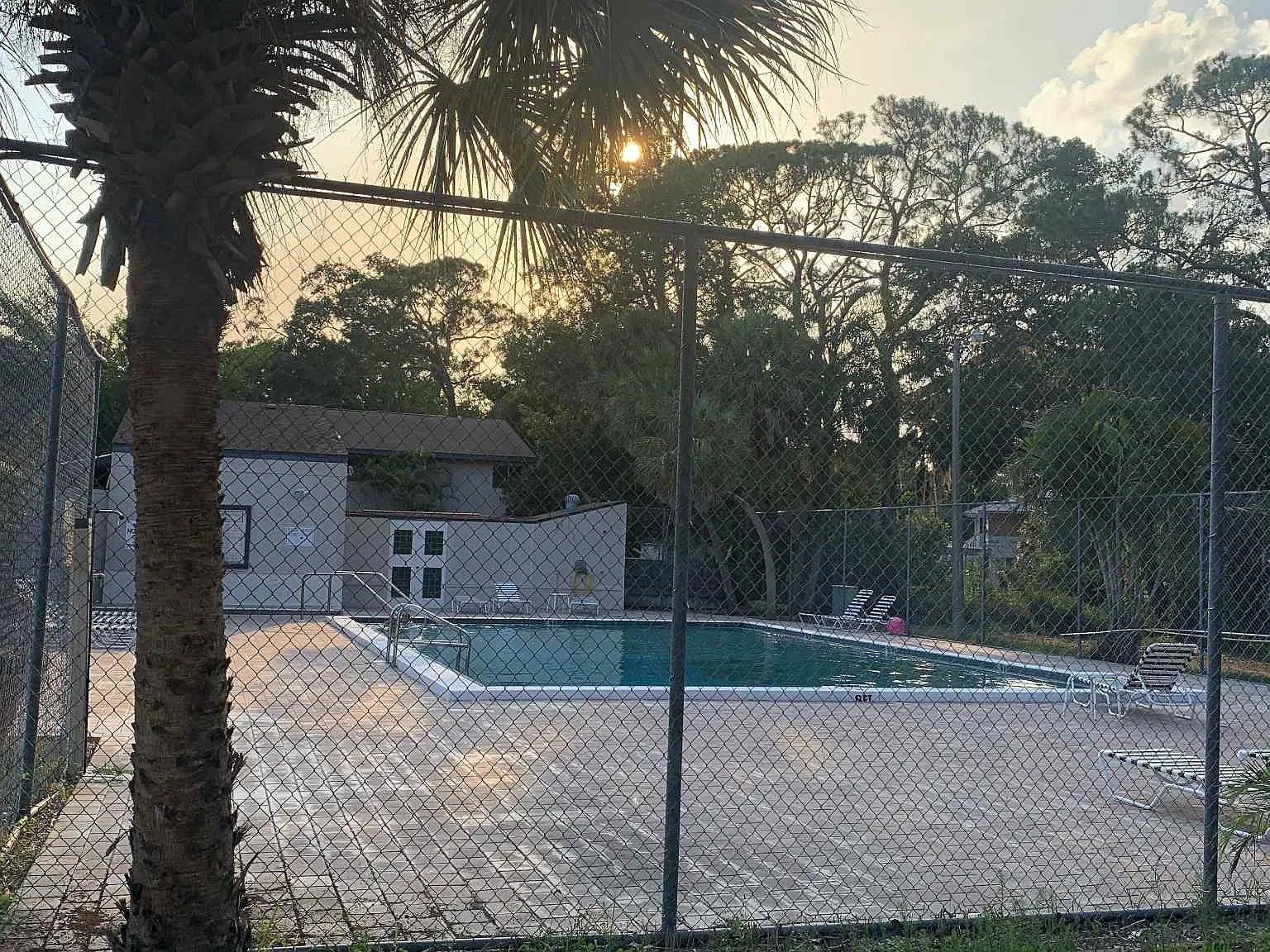 3 bed, 2.5 bath, 1408 sqft, $2,300 — Photo 4