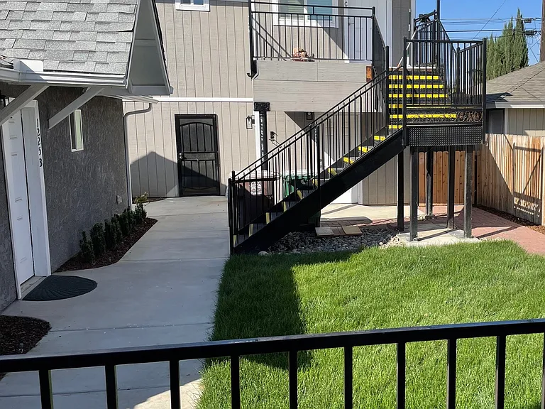1225 Tulare St #C — Photo 10