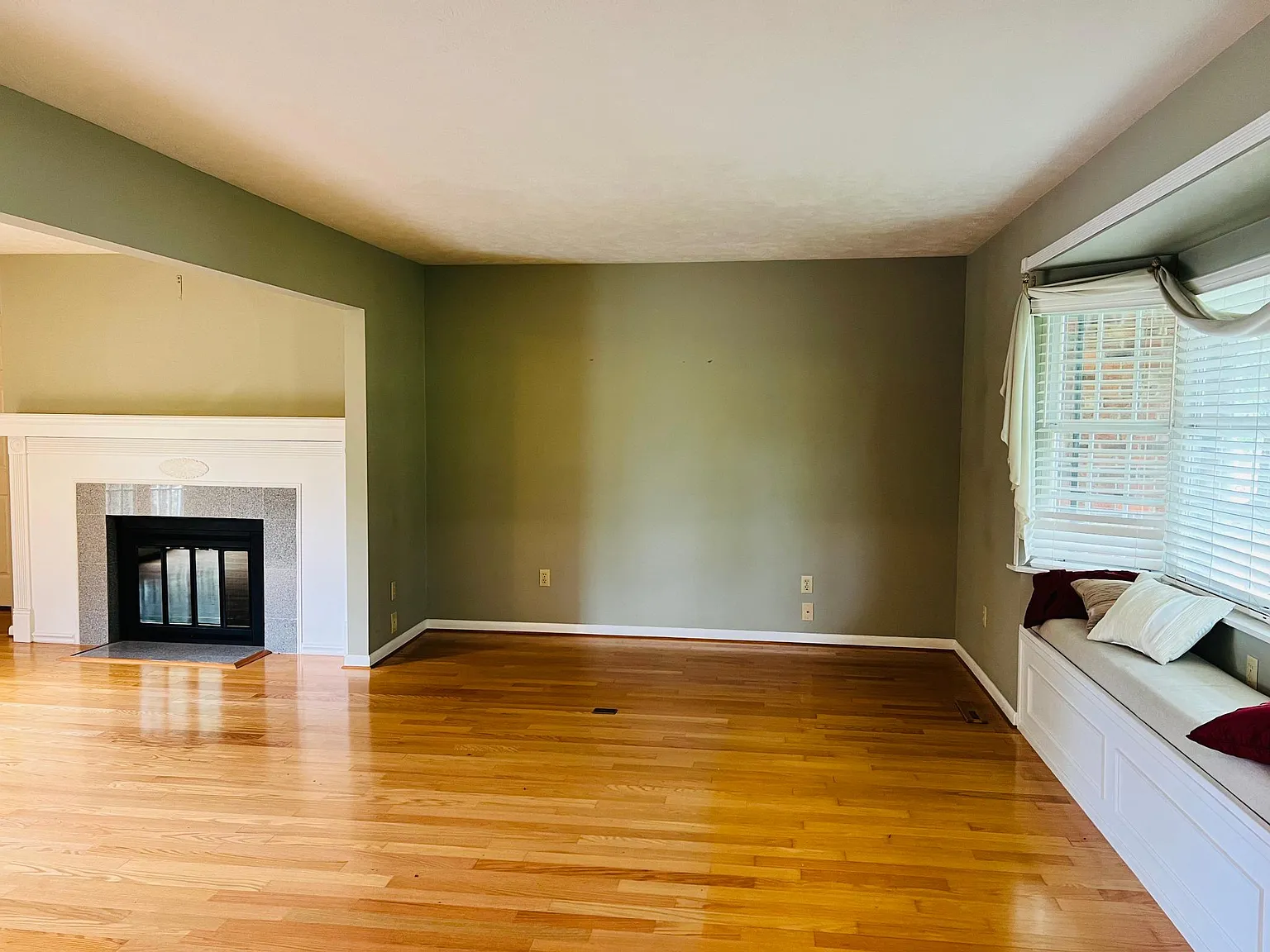 3 bed, 2.5 bath, $2,250 — Photo 2