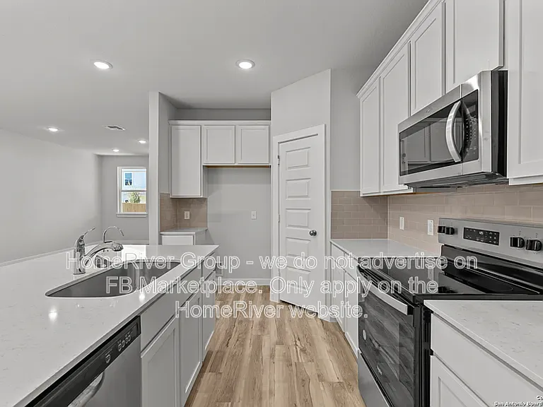 2540 Solon Ln — Photo 10