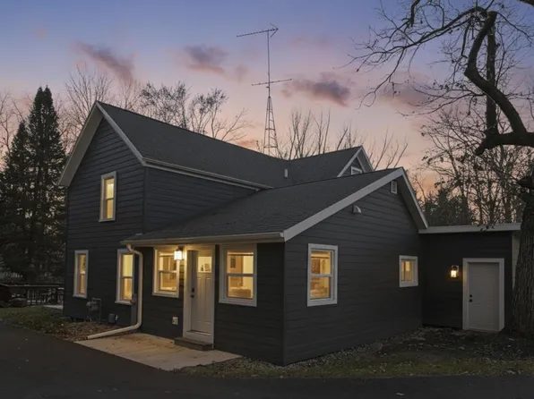 S5687 Old Lake Road, Baraboo, WI 53913