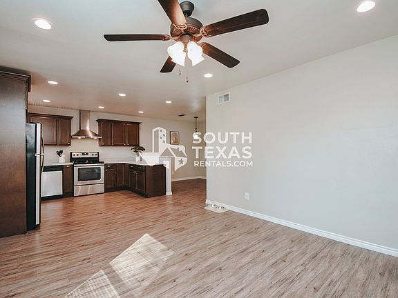 2nd image of 807 Simpson Rd APT D