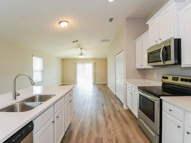 8334 Cape Fox Dr — Photo 9