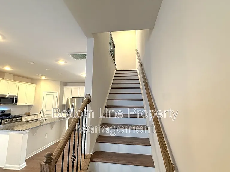 15708 Country House St — Photo 9