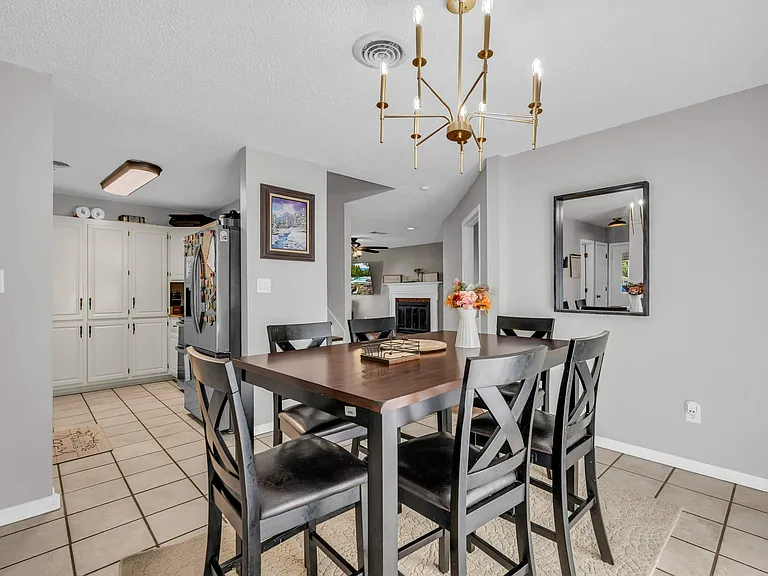 313 Hillfield Cv — Photo 16