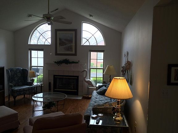2nd image of 3851 Oakbrook Ln