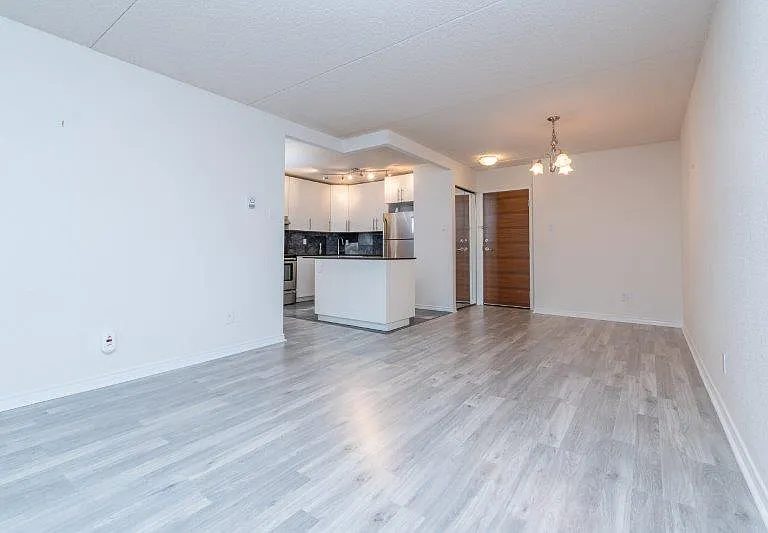 735 12th Ave SW #605 — Photo 3