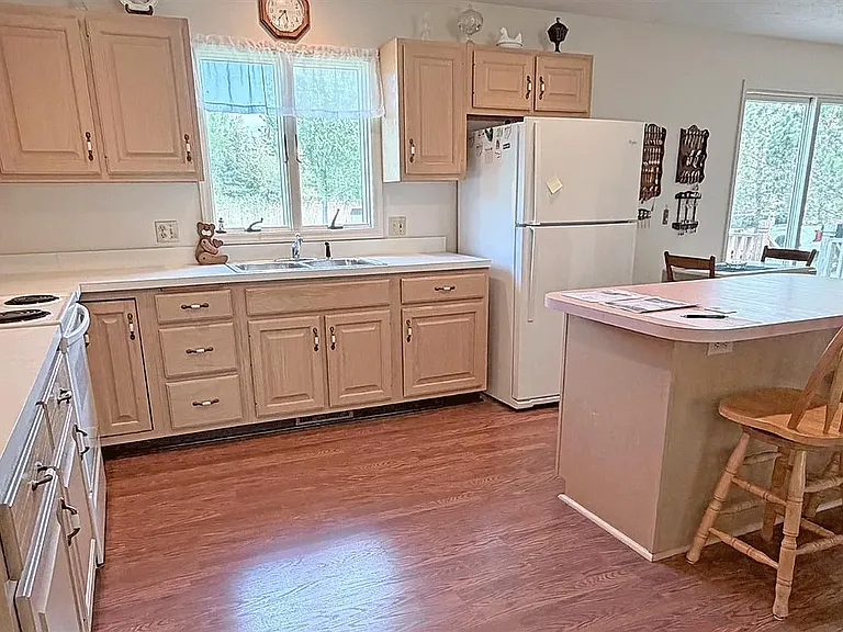 410 Sweetvalley Ln — Photo 7