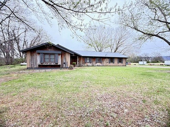 2nd image of 2575 Spur Rd