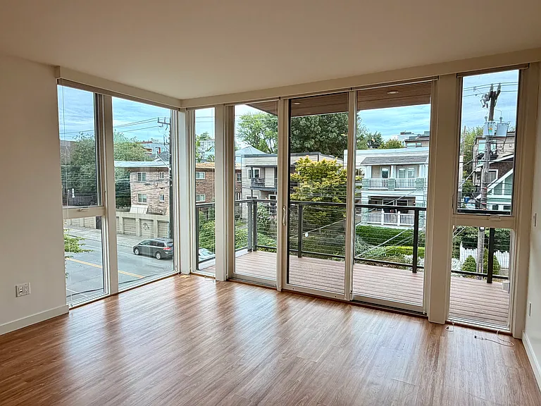 109 12th Ave E #305 — Photo 9