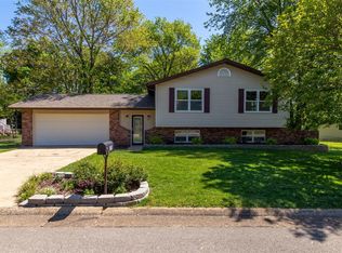 518 Sun Valley Dr, Farmington, MO 63640